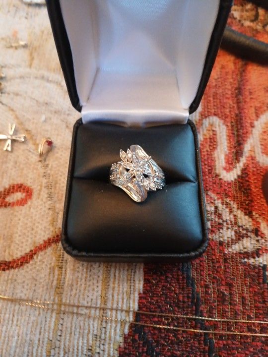 Ladies 10k Yellow Gold Ring With Real Diamonds