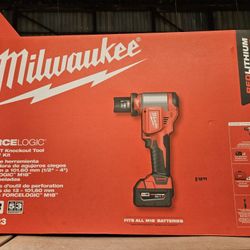 Milwaukee
M18 18V Lithium-Ion 1/2 in. to 4 in. Force Logic High Capacity Cordless Knockout Tool Kit w/Die Set 3.0 Ah Batteries