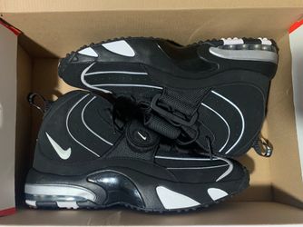 Nike Air Max Pro Streak Men's Black/White-black 2014 684711-001 Size 11 worn once still look and smell brand new tgey come with box and reciept all or