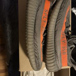 Yeezy Boost 350 V2