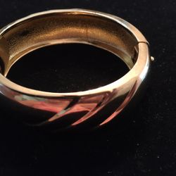 Shinning Gold Bracelet By Trifari 
