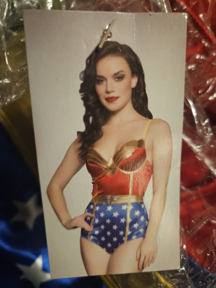 Wonder Woman Costume (S)
