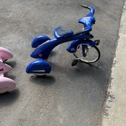 Two Collecting Bicicles 