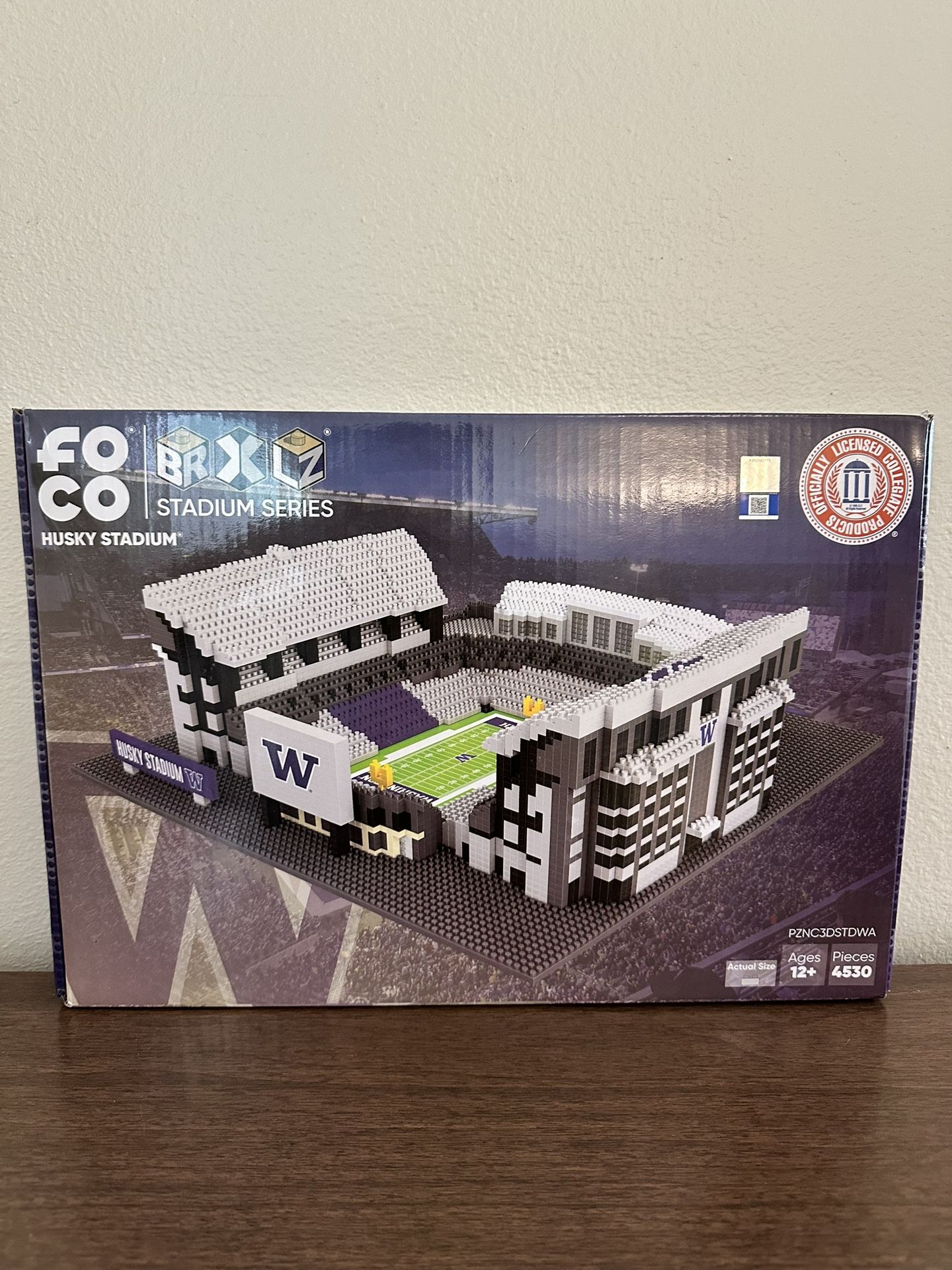 Washington Huskies Foco Stadium Series Lego Set