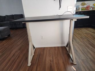 Standing desk