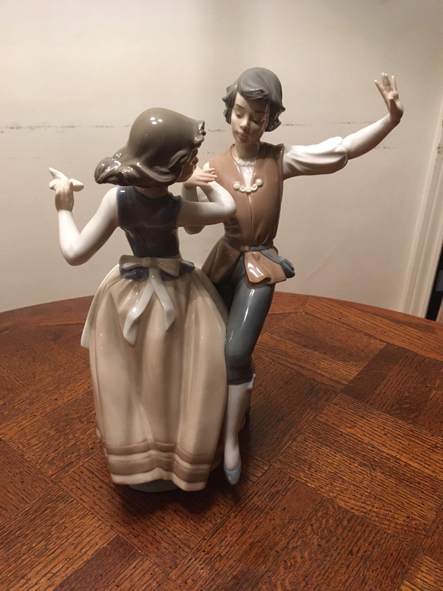 Lladro Polka Dancing Figurine 1984 (5252) Vintage