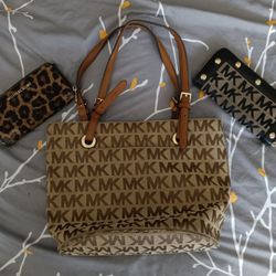 Micheal Kors Purse/ Wallets