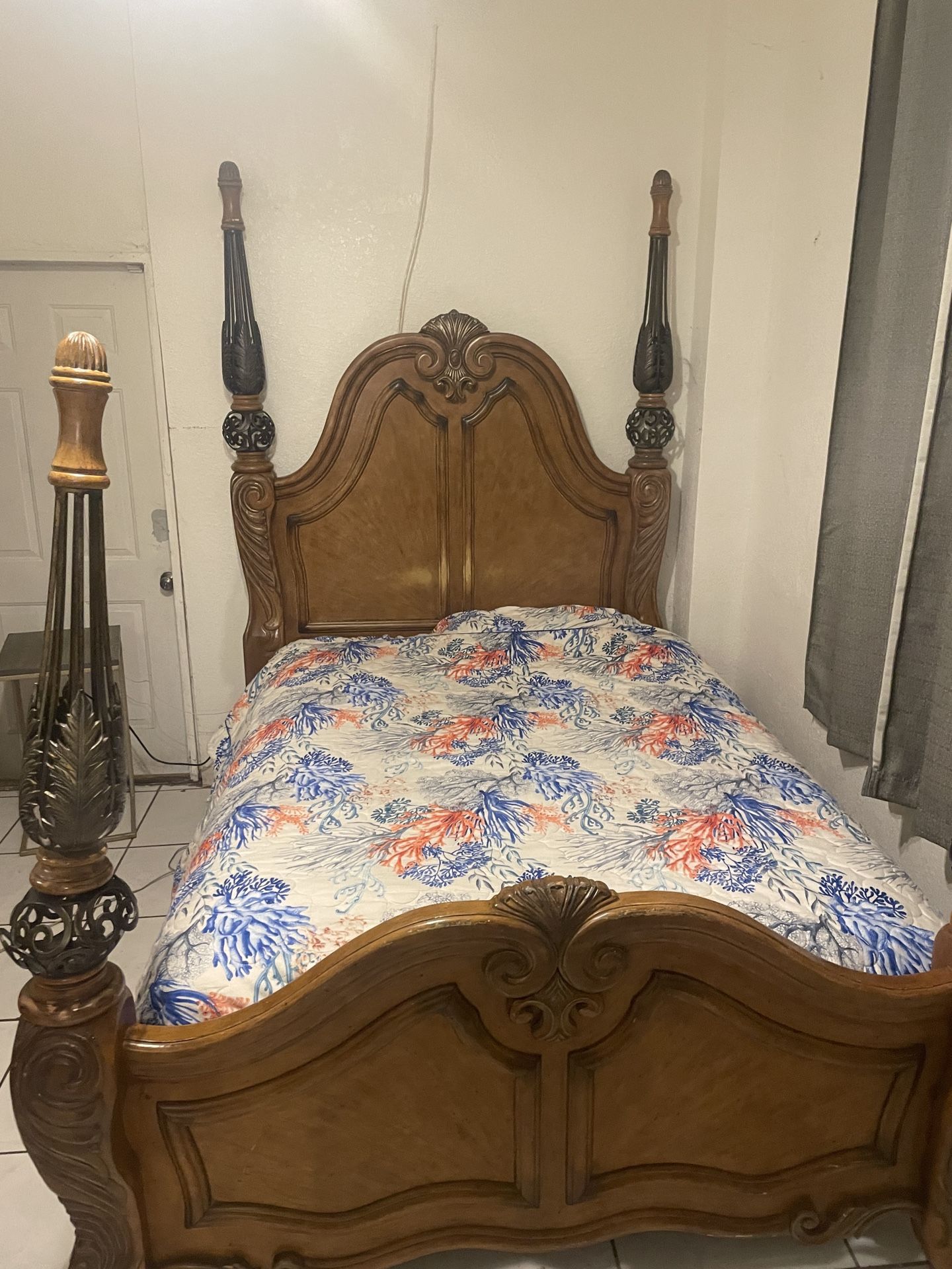 Wood California Queen Bed for Sale in North Miami Beach, FL OfferUp