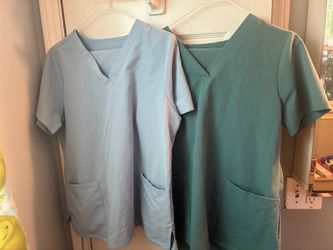 Mandala scrub top and bottoms size M
