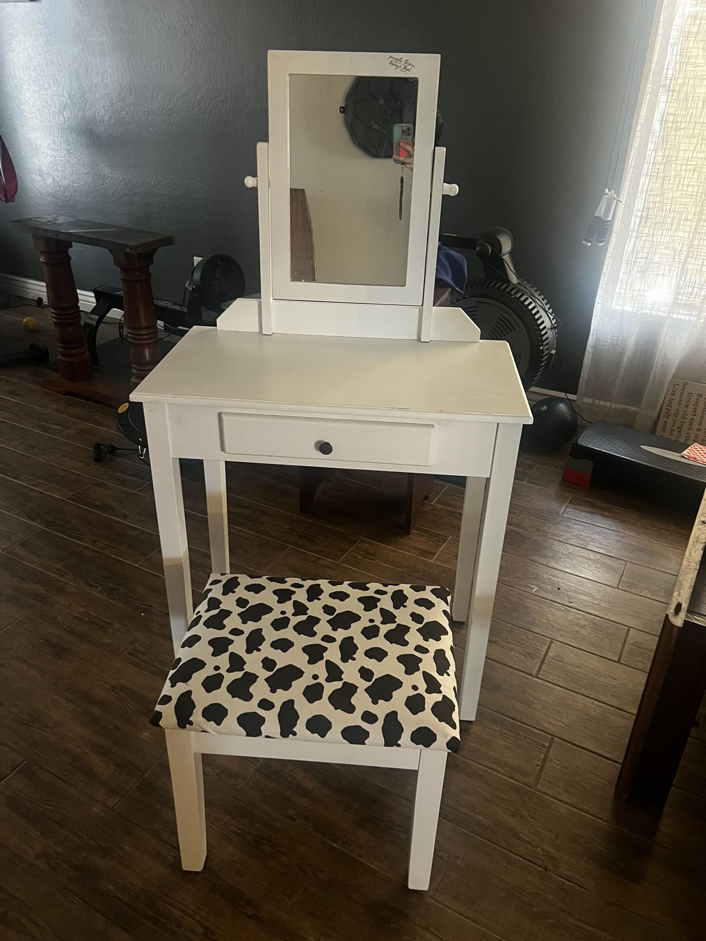 Make Up Vanity