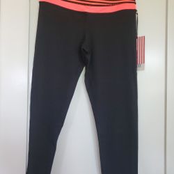 2 NWT 90 degree by Reflex  Capri Leggings  size Small