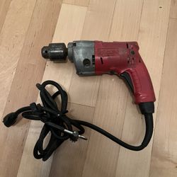 HEAVY DUTY MILWAUKEE 1/2” DRILL 0-0850 RPM