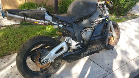 2004 cbr 1000