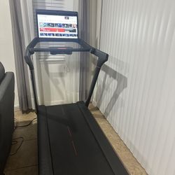 Premium Treadmill - Excellent Condition For Sale