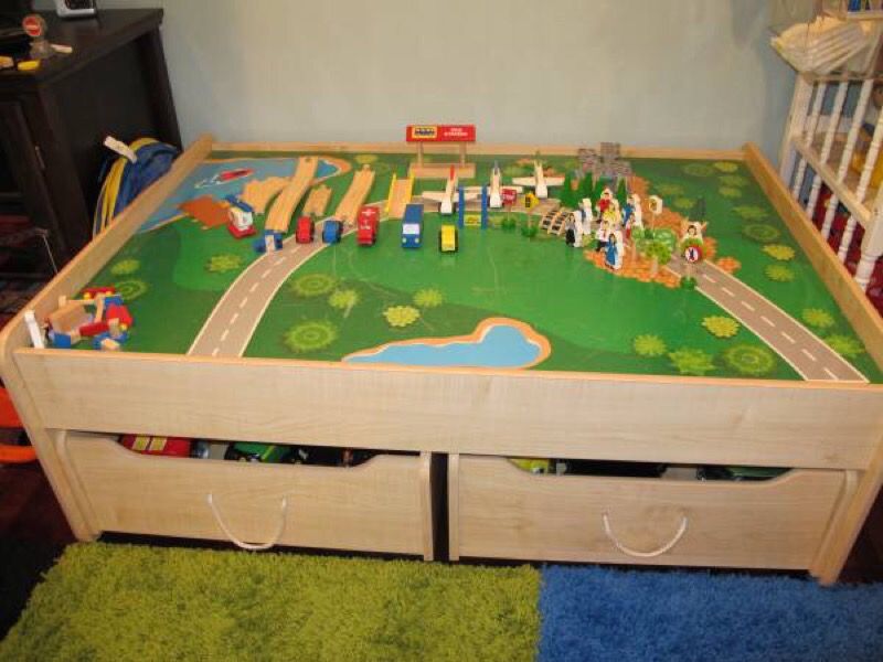Kidkraft Train Table, 2 Trundle Drawers and Some of City Train Set