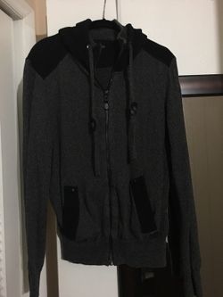 Sweater guess size medium