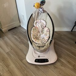 MamaRoo Baby Swing