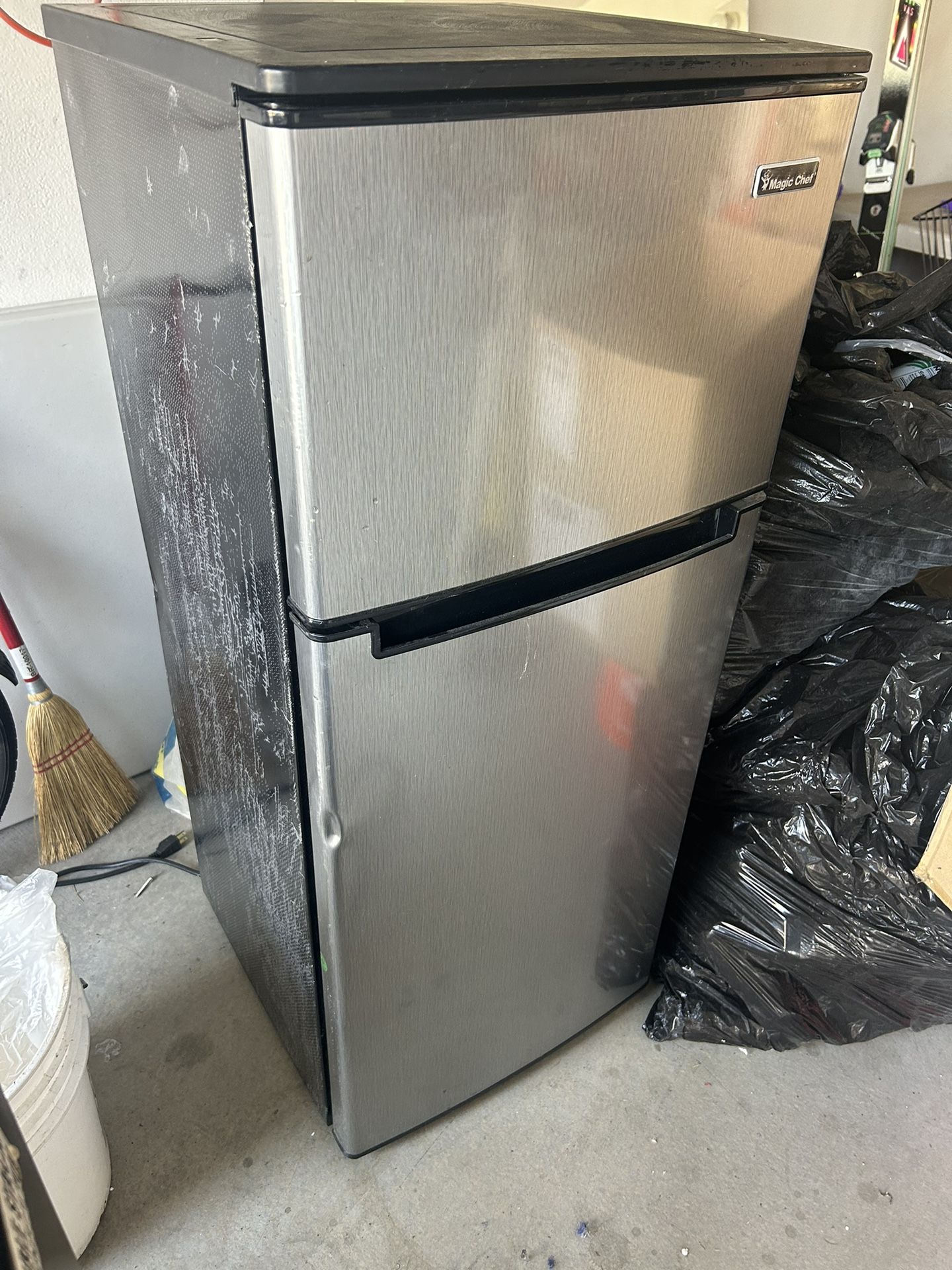 Mini fridge