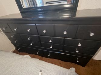 Bedroom set