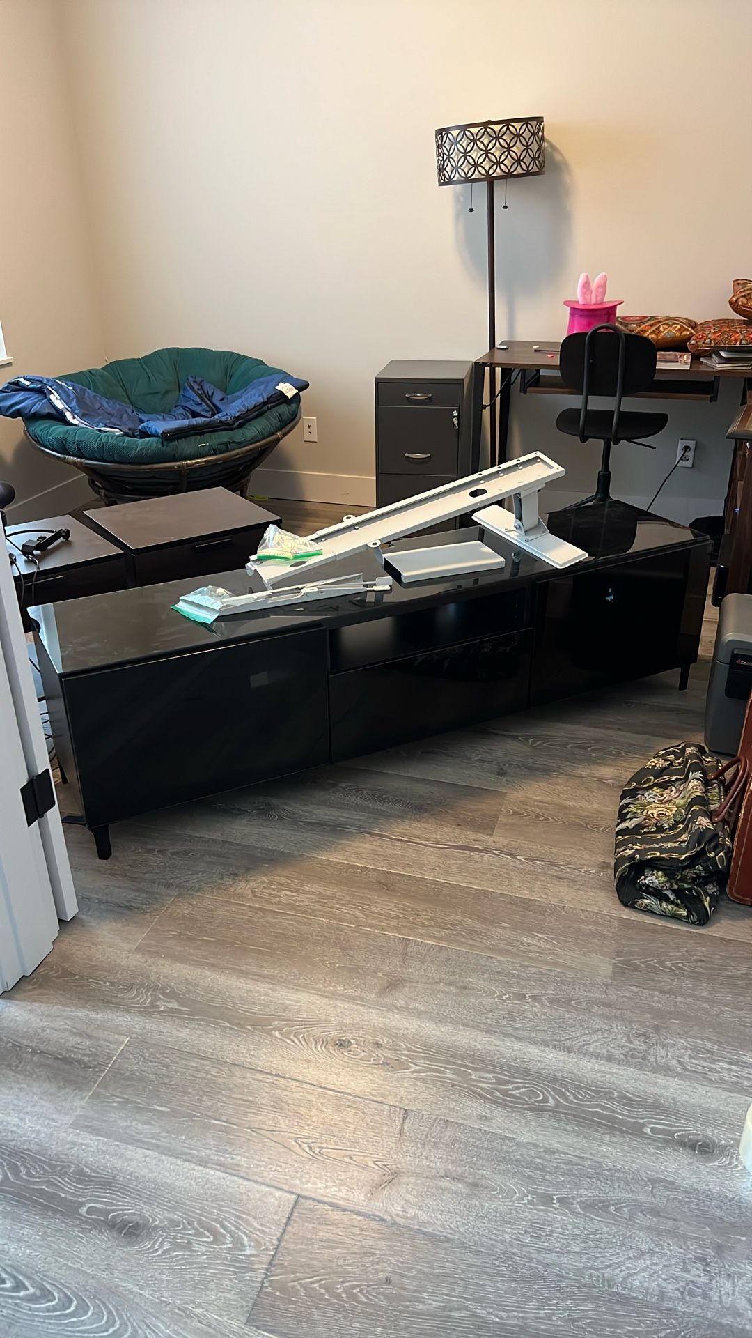 like new glass top tv stand