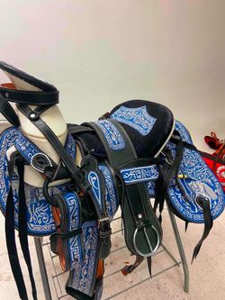 Montura charra bordada