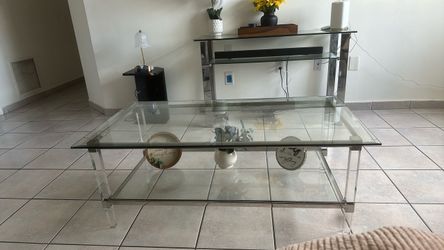 Middle table for sale
