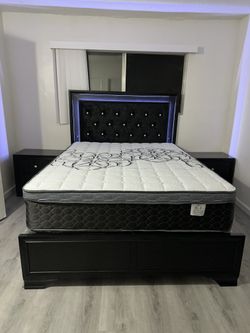 Queen Size Mattress Pillow Top And Bedframe Black Color 