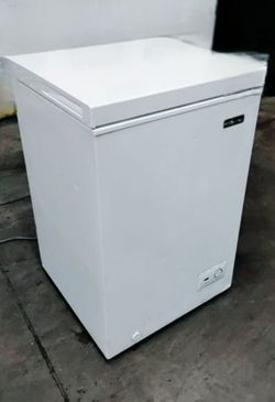 MAGIC CHEF 21.5" CHEST FREEZER 3.5 CU FT.
Model: HMCF35W5