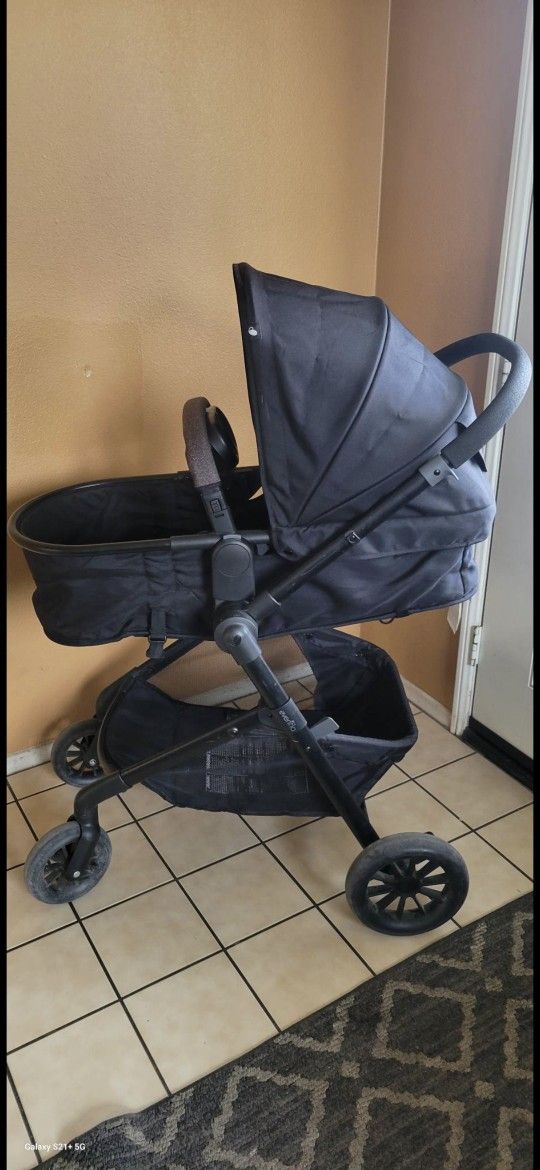 Evenflo Stroller And Bassinet