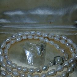 Vintage Richelieu Pearl Set