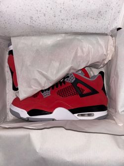 Jordan 4’s toro bravo