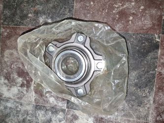 Hub Assembly and Lower Control Arm 04 Tracker