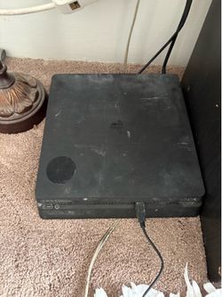 Sony PS4 500GB Console + 2 Controllers | Fully Working | Tested