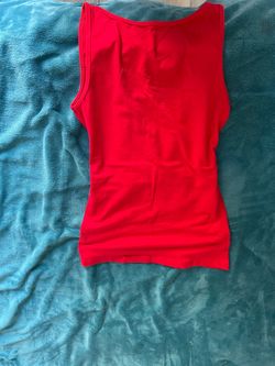 Atmosphere sleeveless top very very stretchy and slim looking red color top Atmosphere sleeveless top very very stretchy and slim looking red color to