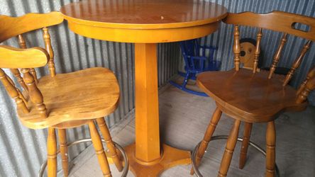 High table and 2 chairs