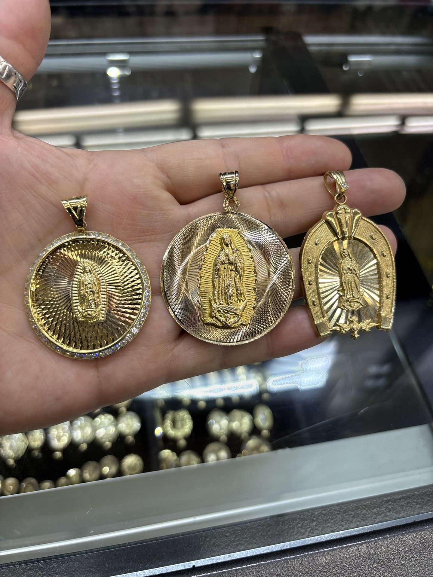 14k Virgencita Pendent 🔥 We Buy Gold 14k $63xG