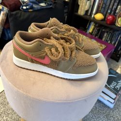 Nike Jordan 1 Low Teddy Bear Size 6Y
