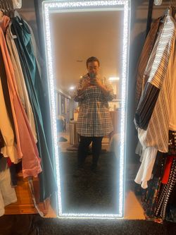 LED mirror with 3 color modes