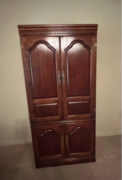 Entertainment center