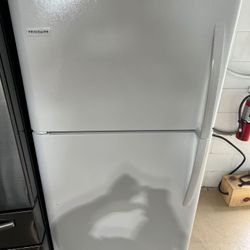 Refrigerator Frigidaire Top And Bottom 