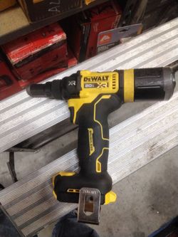 DEWALT XR RIVET
