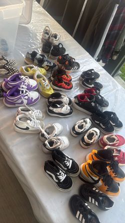 Toddler shoes ! Nice 4c and up