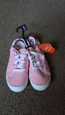 New with tags - Girls size 5 slip on shoes