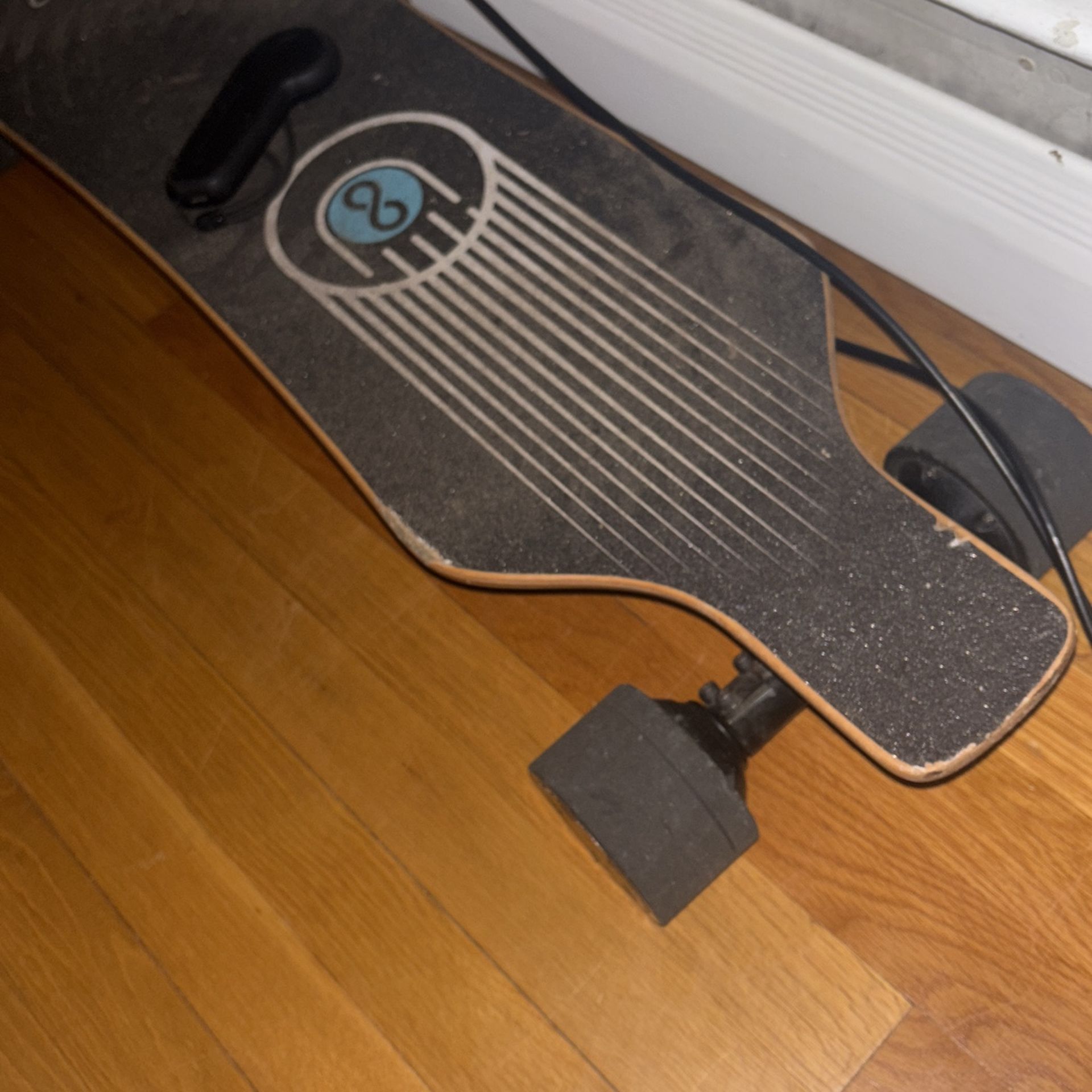 Electric skateboard