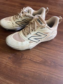 New Balance Molded Women Cleats