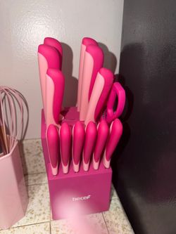 Pink knife set