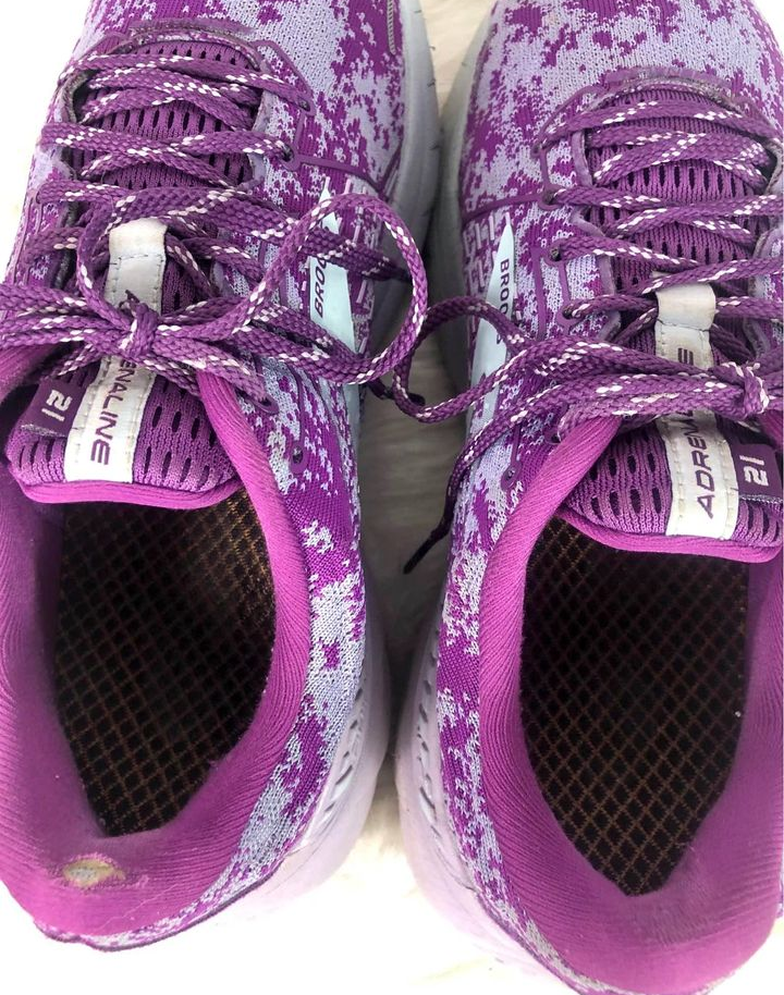Brooks Adrenaline GTS 21 Shoes for Women, Size 10 -purple And White