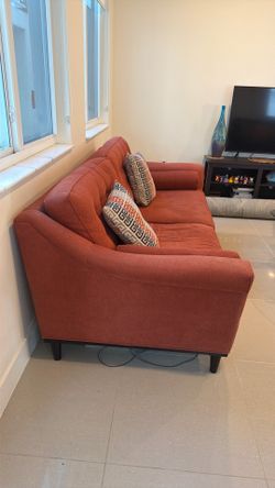 Sofa en tela  y  2 cojines