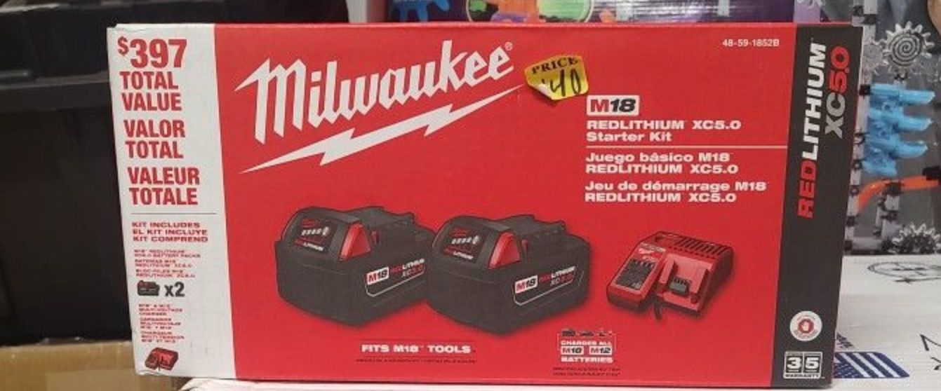 Milwaukee M18 Starter Kit 2 Batteries 5.0 And Charger