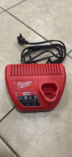 Milwaukee m12 battery charger